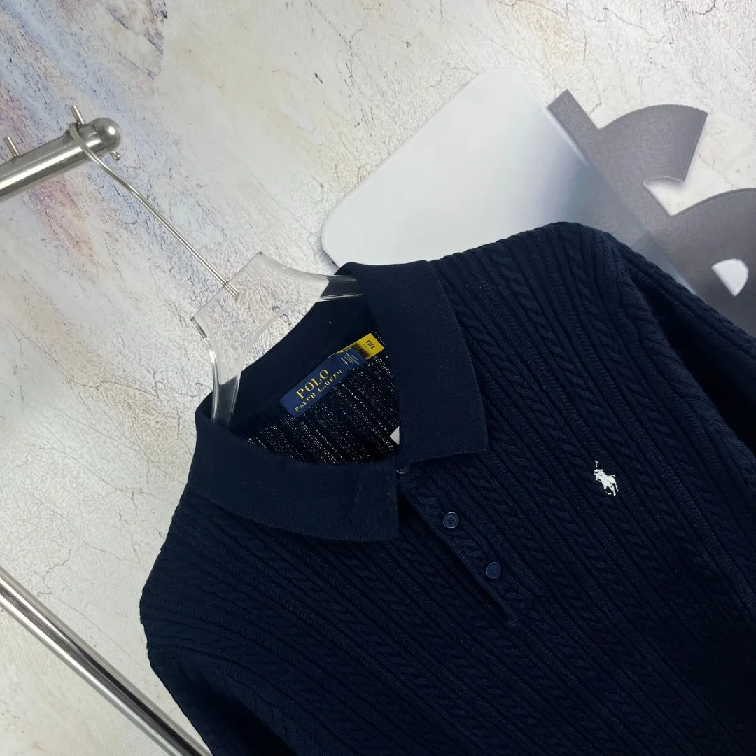 LF 🔘 𝐑𝐚𝐥𝐩𝐡𝐋𝐚𝐮𝐫𝐞𝐧 Polo Ralph Lauren Classic Polo， 、Retro ， ， “ ”。 🔹 ： ， ， ， ， ， 、 。 ： Breathable ， ， ； ， ， 、 ， 。 ：Classic ， ， ； Polo + ， ， ， 。 🔹 ： ， ， ， 、 ， Retro 。 ： ， ， ， ， ， ； ， ， ； 、 ， ， ； Navy Blue、White Classic ， ， ， 。 Size：S M L XL ：Navy Blue White